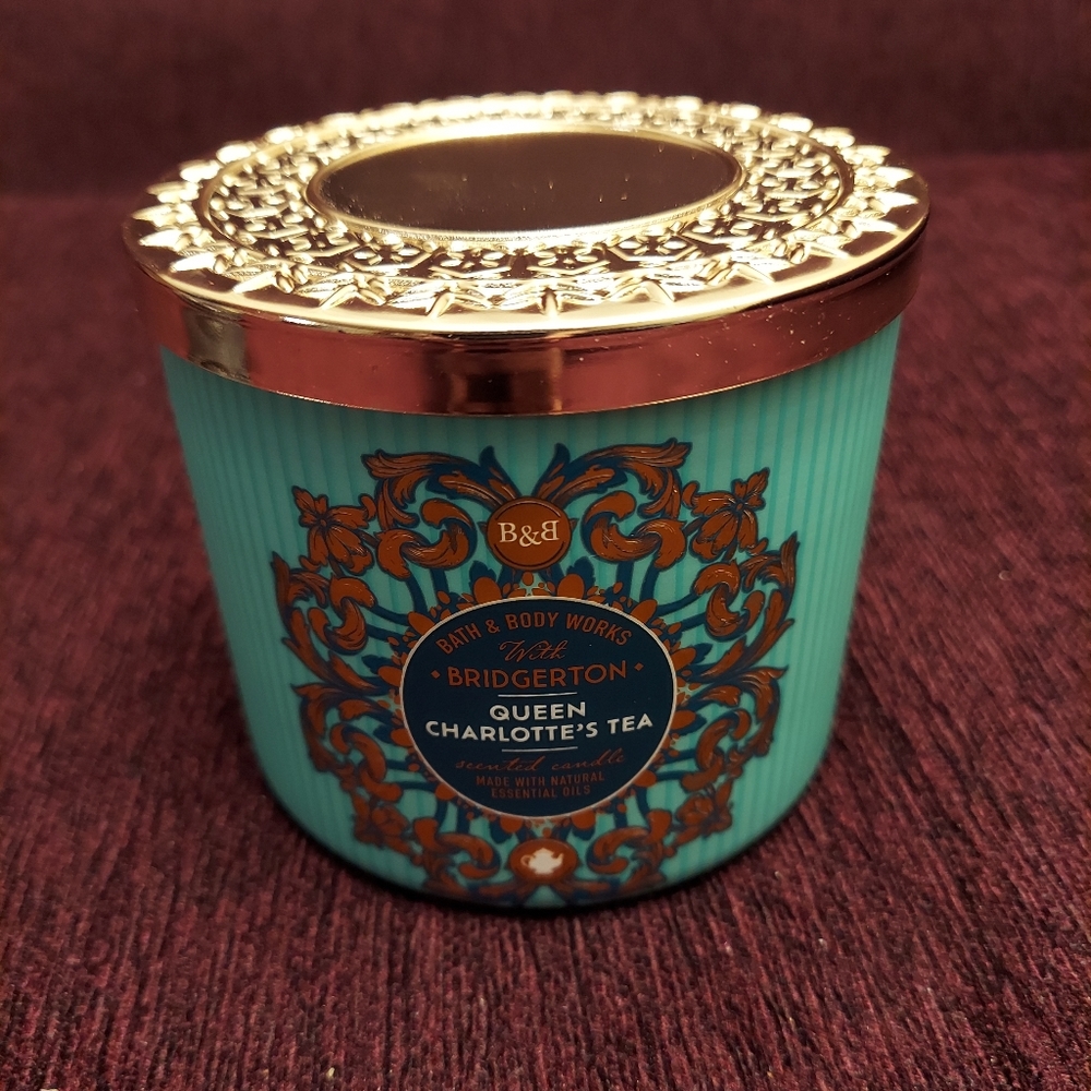 Queen Charlotte's tea candle by bath and body works